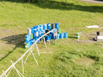 with the help of an aqueduct the new graffiti wall is being filled and stabilized with water